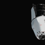 Nave Dragon SpaceX CRS-32 se acopla a la estación espacial internacional (ISS).